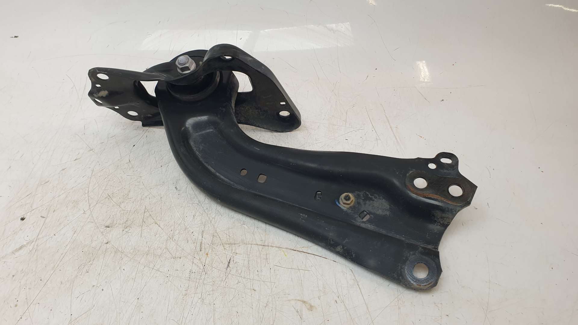BRAZO SUSPENSION INFERIOR TRASERO IZQUIERDO TOYOTA C-HR 2016- (1461478)