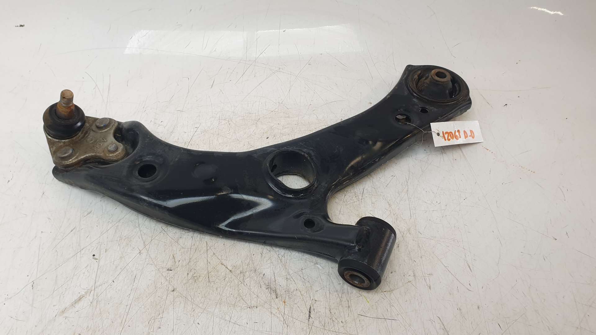 BRAZO SUSPENSION INFERIOR DELANTERO DERECHO TOYOTA C-HR 2016- (4806810130 1461489)