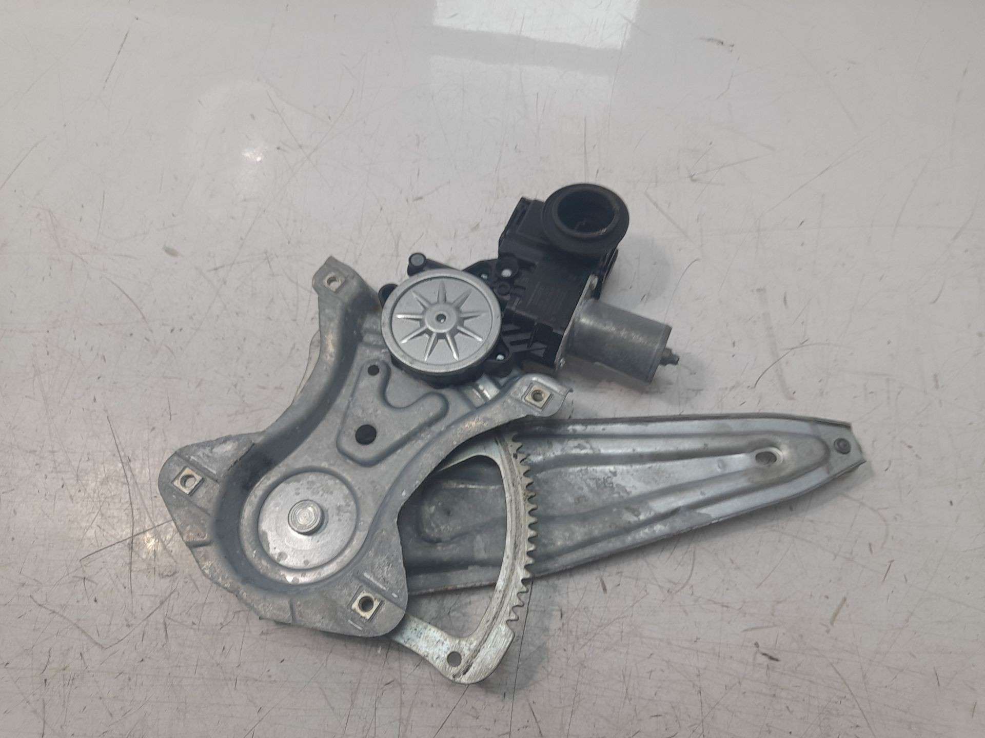 ELEVALUNAS TRASERO IZQUIERDO TOYOTA C-HR 2016- (69840F4010 1461536)