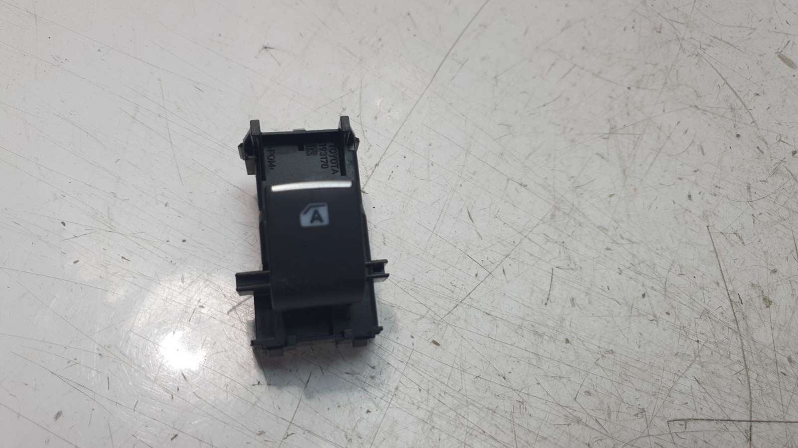 MANDO ELEVALUNAS DELANTERO DERECHO 193170 84810F4030 