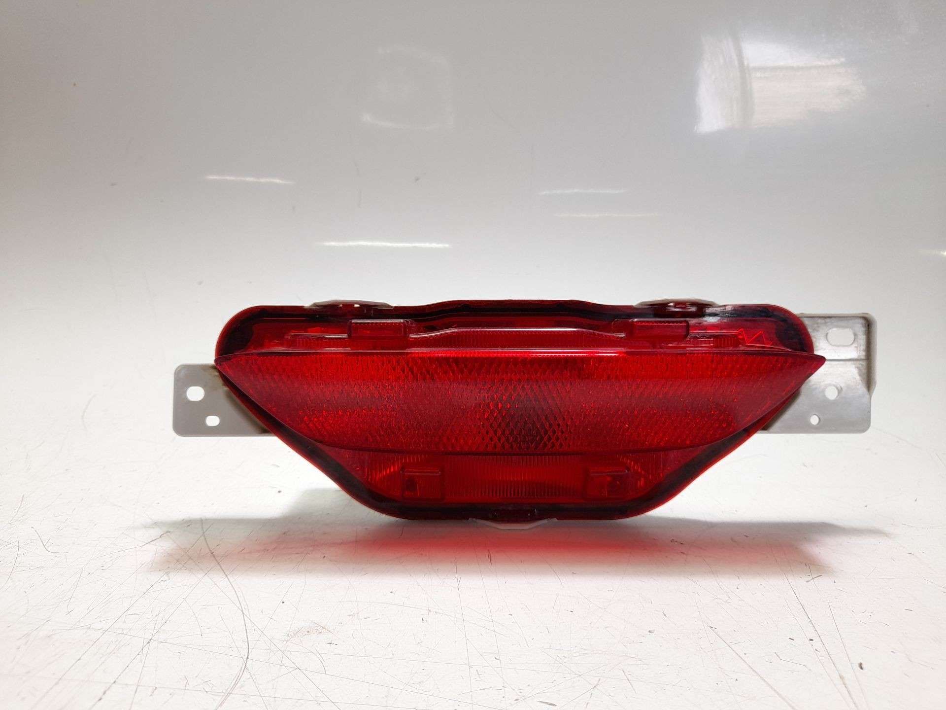 PILOTO TRASERO CENTRAL TOYOTA C-HR 2016- (81480F4010 1461624)