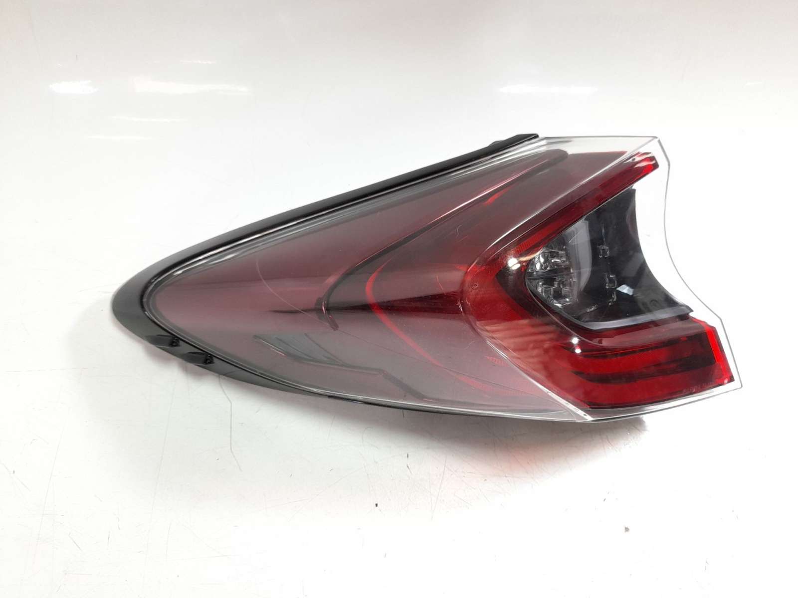 PILOTO TRASERO IZQUIERDO 81560F4031 