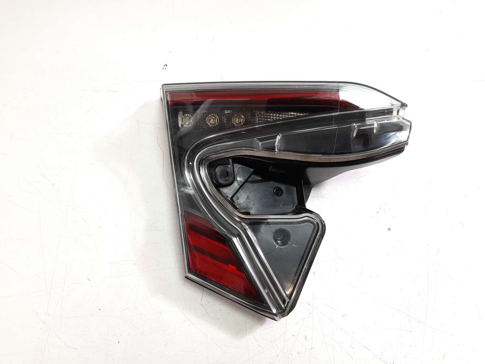 PILOTO TRASERO IZQUIERDO INTERIOR 81590F4021 