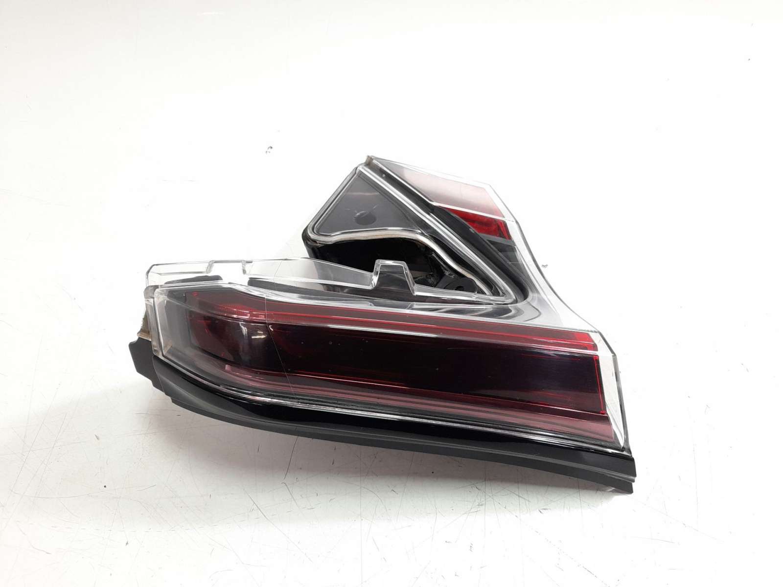 PILOTO TRASERO IZQUIERDO INTERIOR 81590F4021 