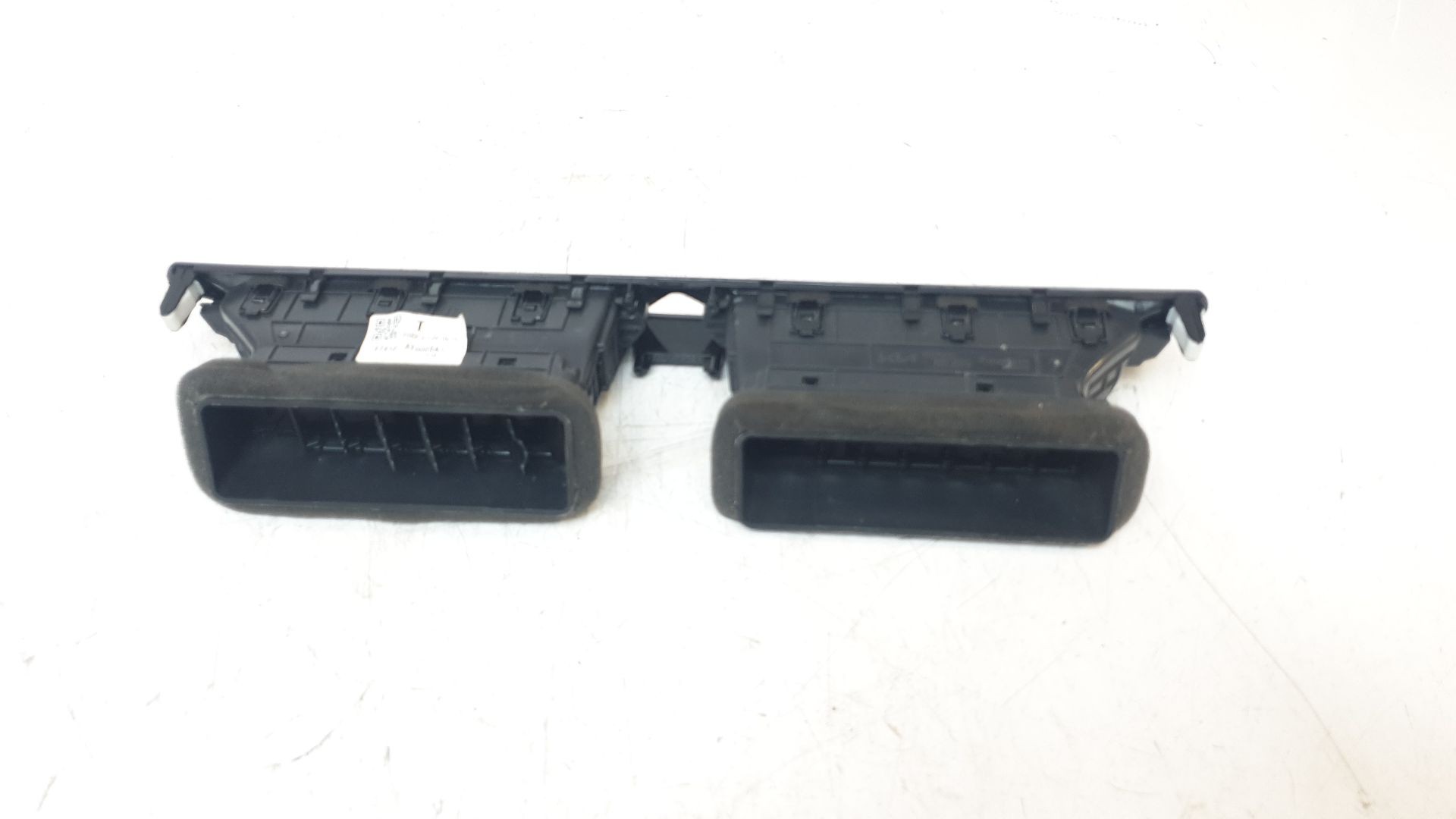 REJILLA AIREADORA KIA NIRO 2016- (97410AT000SA1 1466783)