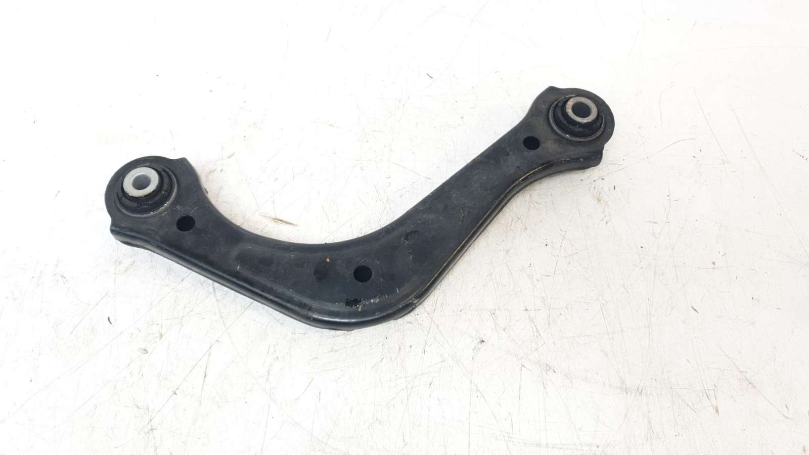 BRAZO SUSPENSION SUPERIOR TRASERO DERECHO 55120AABA0 