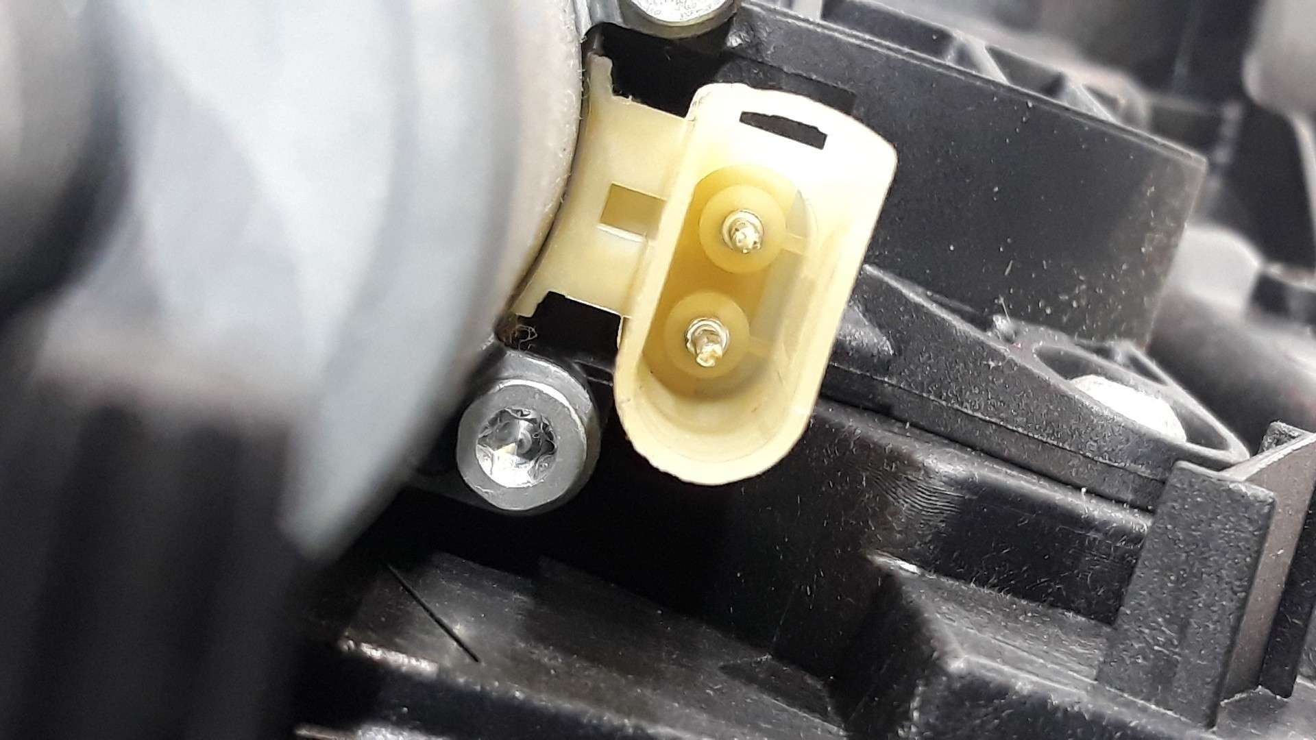 ELEVALUNAS DELANTERO DERECHO FORD FIESTA (CBK) 2001-2008 (1546517 1638831)