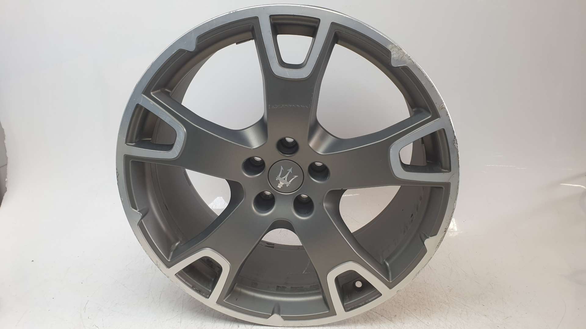 LLANTA MASERATI LEVANTE SUV (M161) 2016- (670044701 1481657)