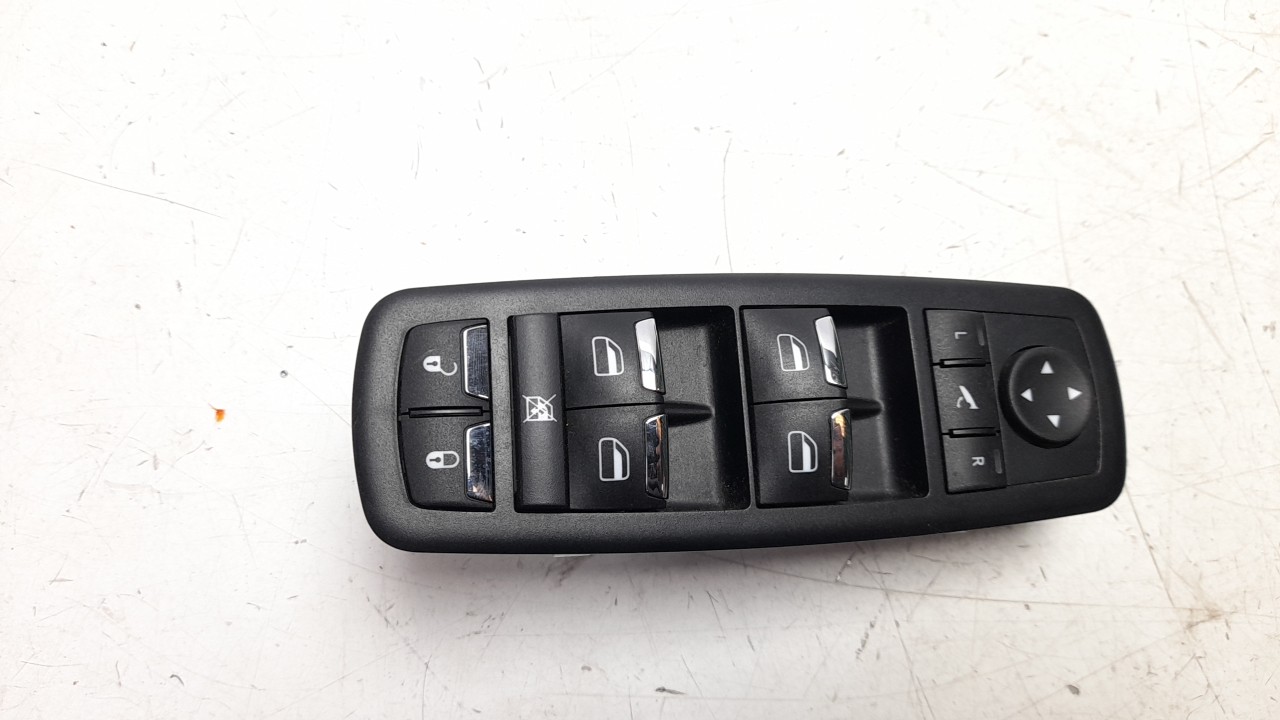 MANDO ELEVALUNAS DELANTERO IZQUIERDO MASERATI LEVANTE SUV (M161) 2016- (670097037 1481665)