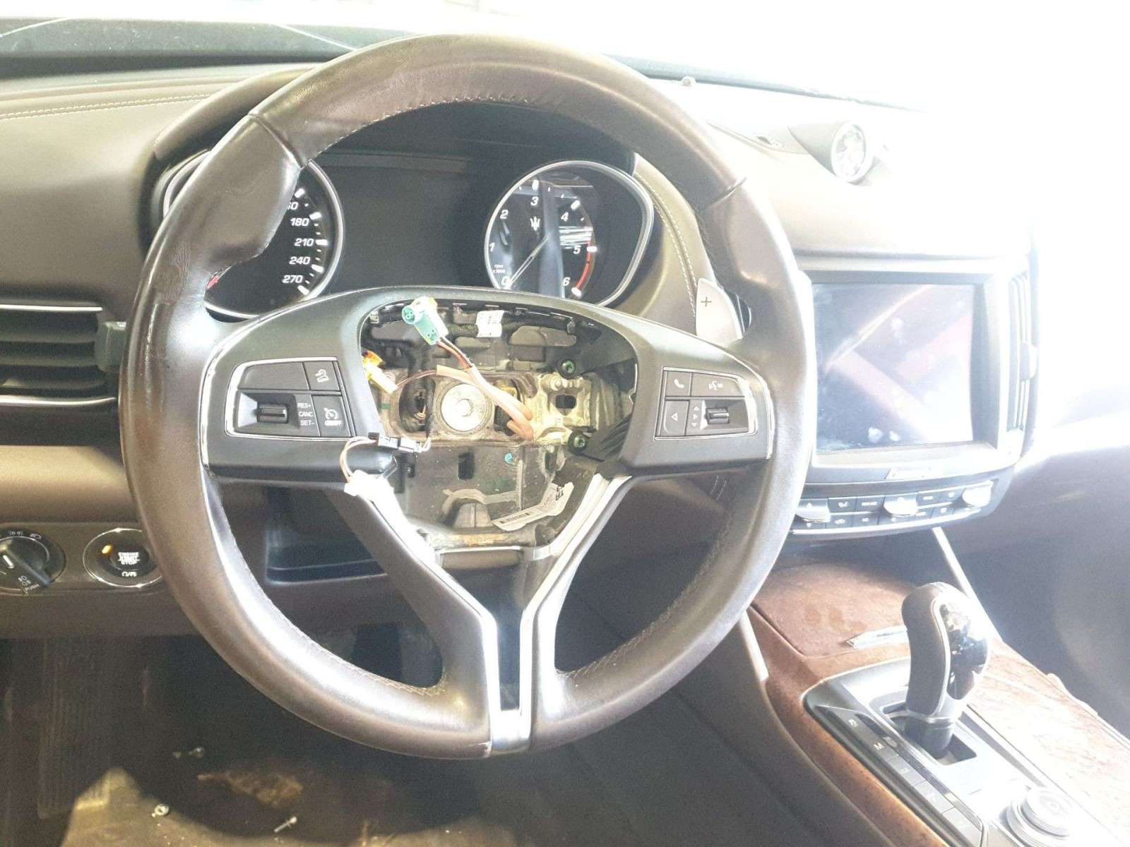 VOLANTE MASERATI LEVANTE SUV (M161) 2016- (670089775 1481783)