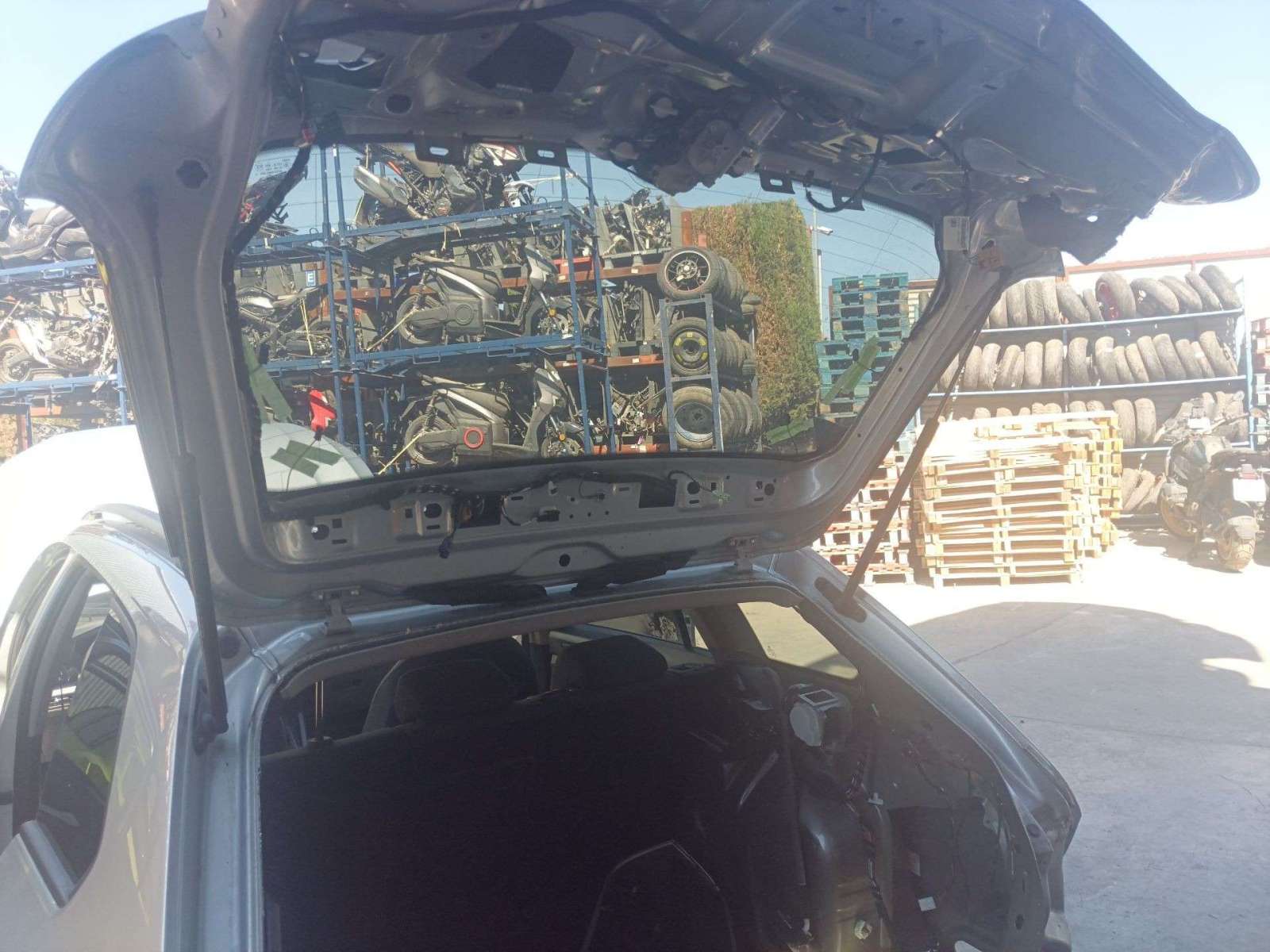 AMORTIGUADORES MALETERO / PORTON VOLKSWAGEN GOLF VIII Variant (CG5, DB5) 2020- (5H9827550C 1483026)