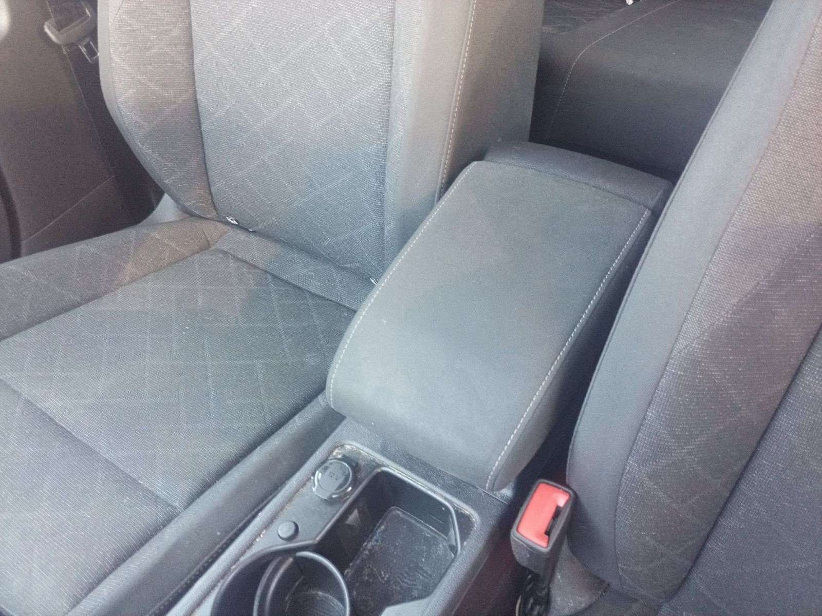 APOYABRAZOS CENTRAL VOLKSWAGEN GOLF VIII Variant (CG5, DB5) 2020- (5H0864207C 1483029)