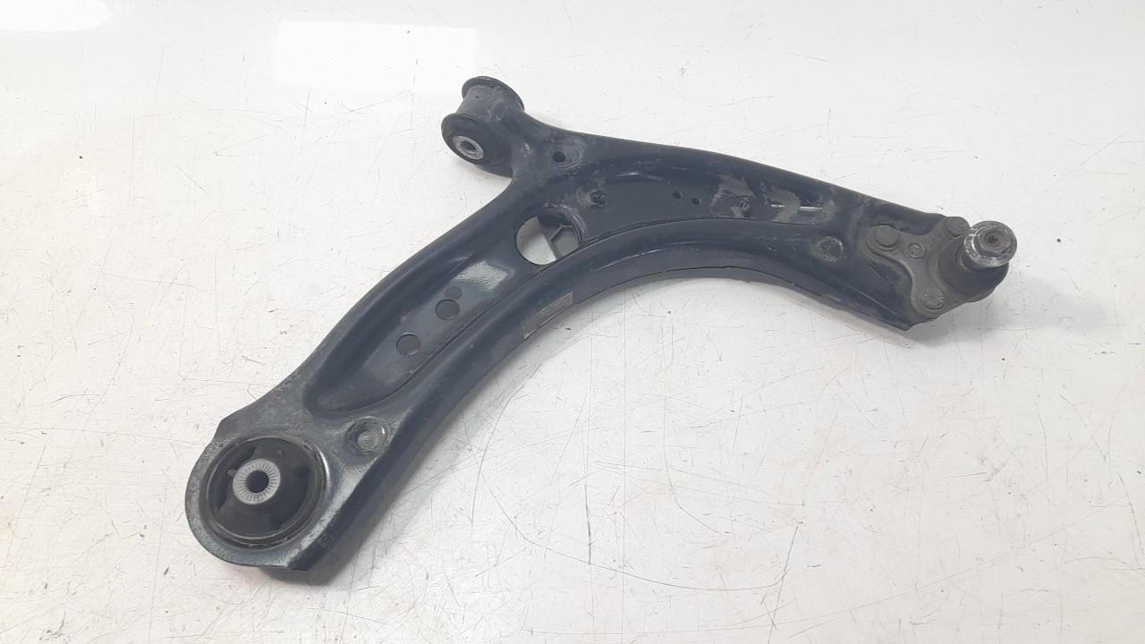 BRAZO SUSPENSION INFERIOR DELANTERO DERECHO 5WA407152B 