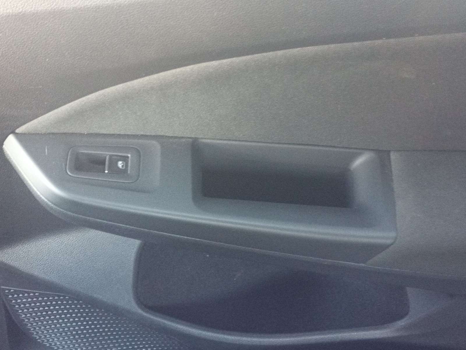 MANDO ELEVALUNAS TRASERO DERECHO 5G0959855L IAF270037 EWSVW137