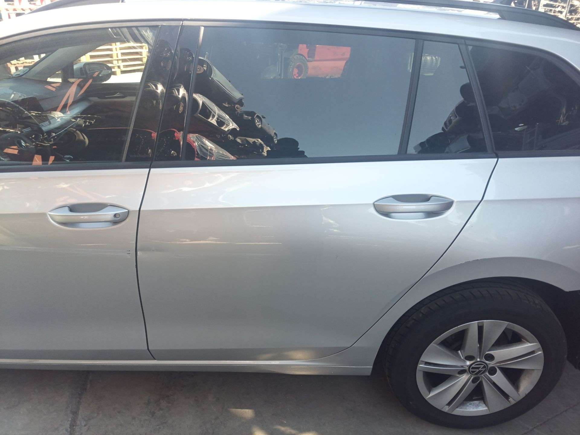 PUERTA TRASERA IZQUIERDA VOLKSWAGEN GOLF VIII Variant (CG5, DB5) 2020- (5H9833055G 1483208)