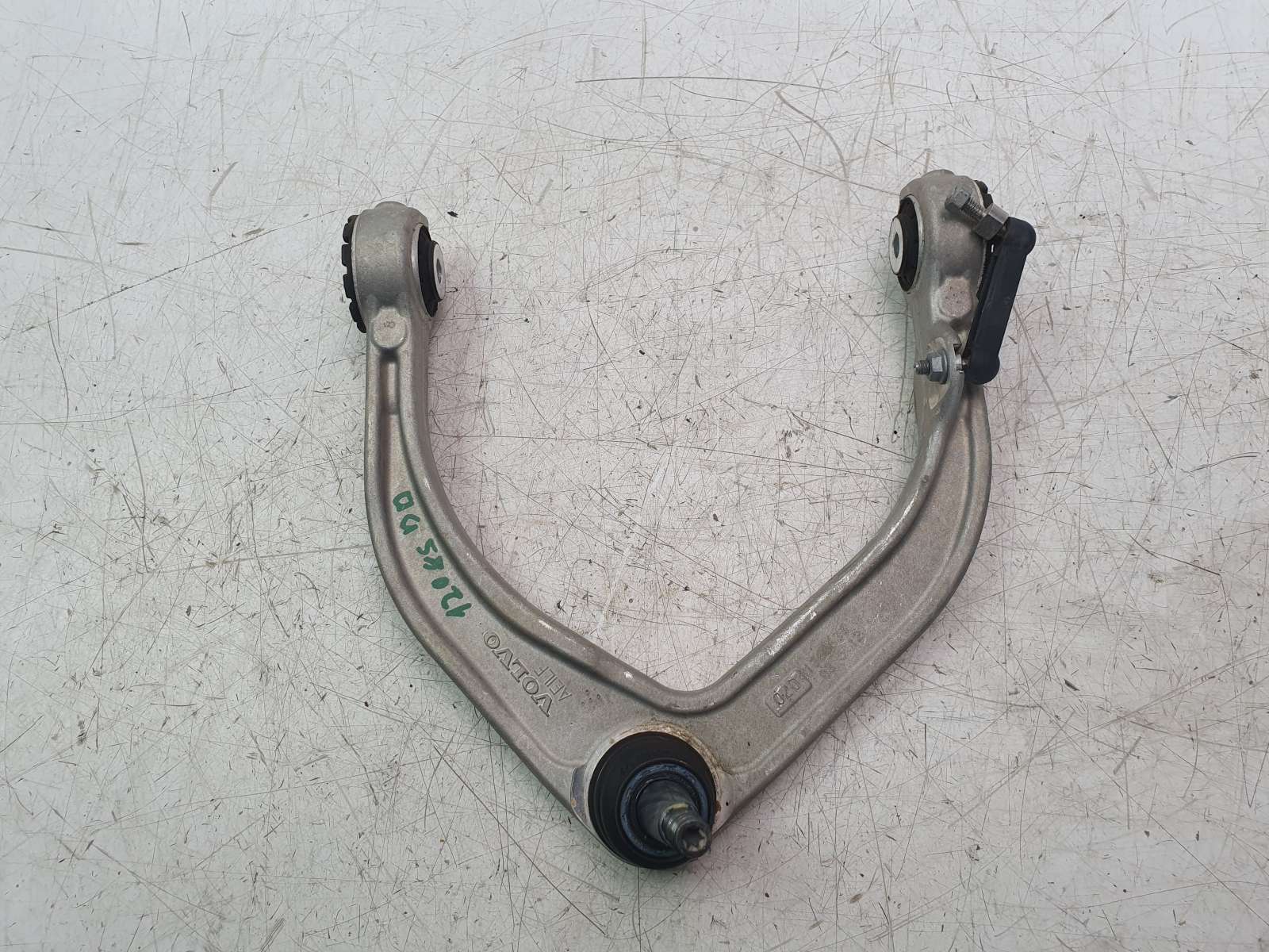 BRAZO SUSPENSION SUPERIOR DELANTERO DERECHO 31360633 K202207 