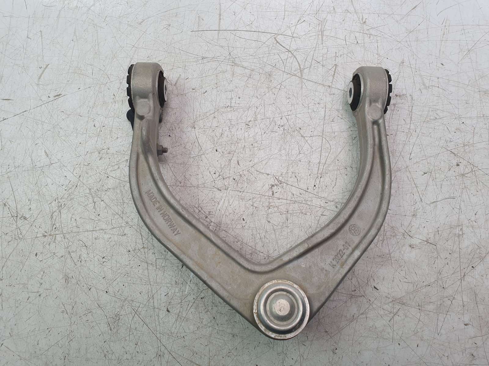 BRAZO SUSPENSION SUPERIOR DELANTERO DERECHO 31360633 K202207 