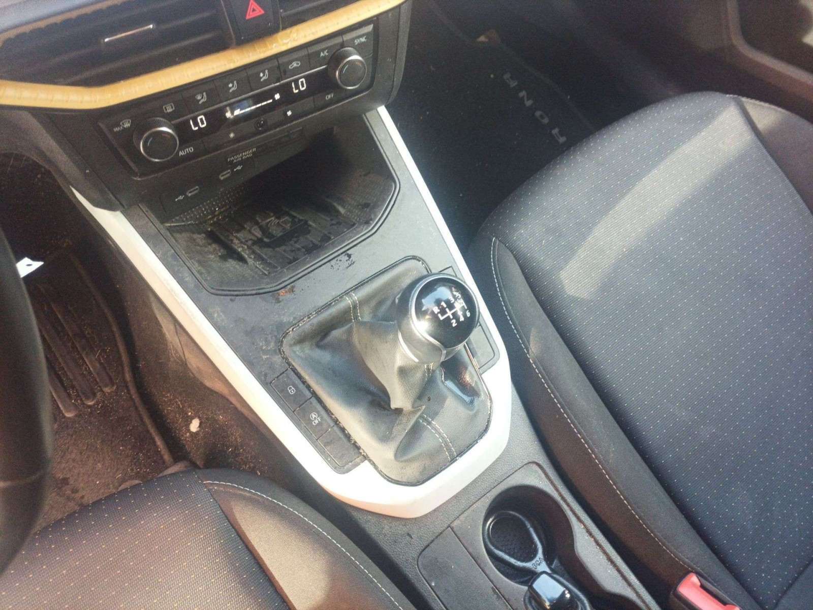 PALANCA CAMBIO SEAT ARONA (KJ7, KJP) 2017- (2Q0711049L 1493841)