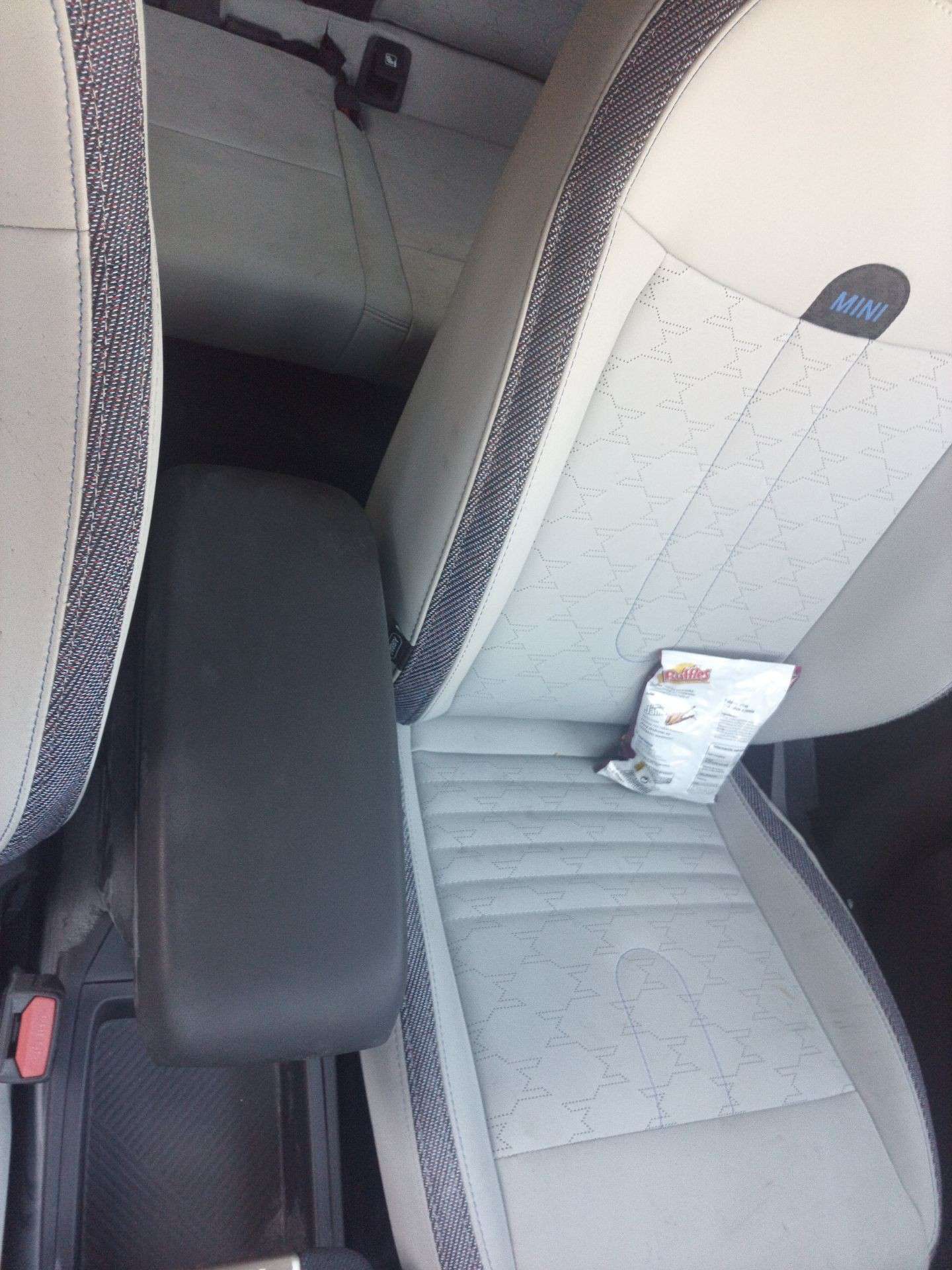 APOYABRAZOS CENTRAL MINI Countryman D - (51165A26F74 1494148)