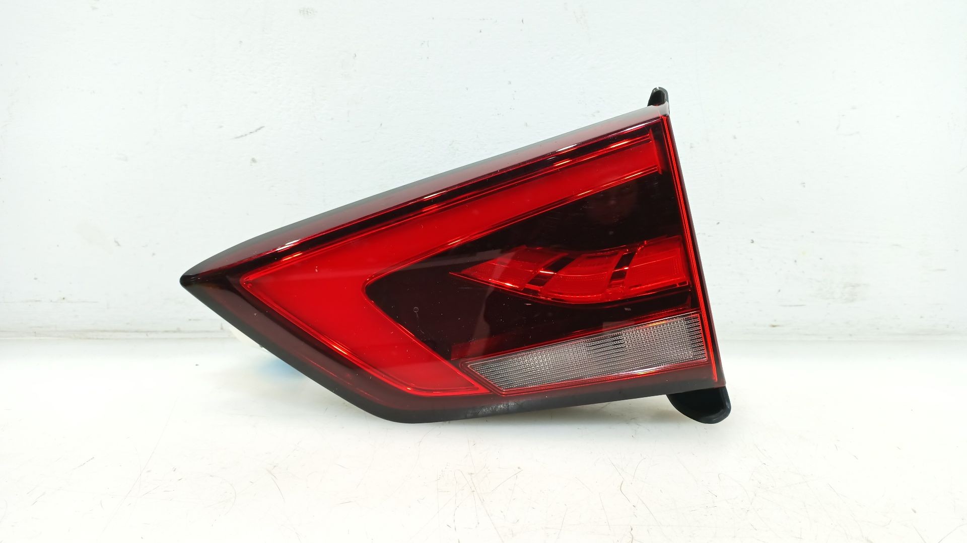 PILOTO TRASERO DERECHO INTERIOR MG ZS SUV (AZS1) 2017- (10571684 1775990)