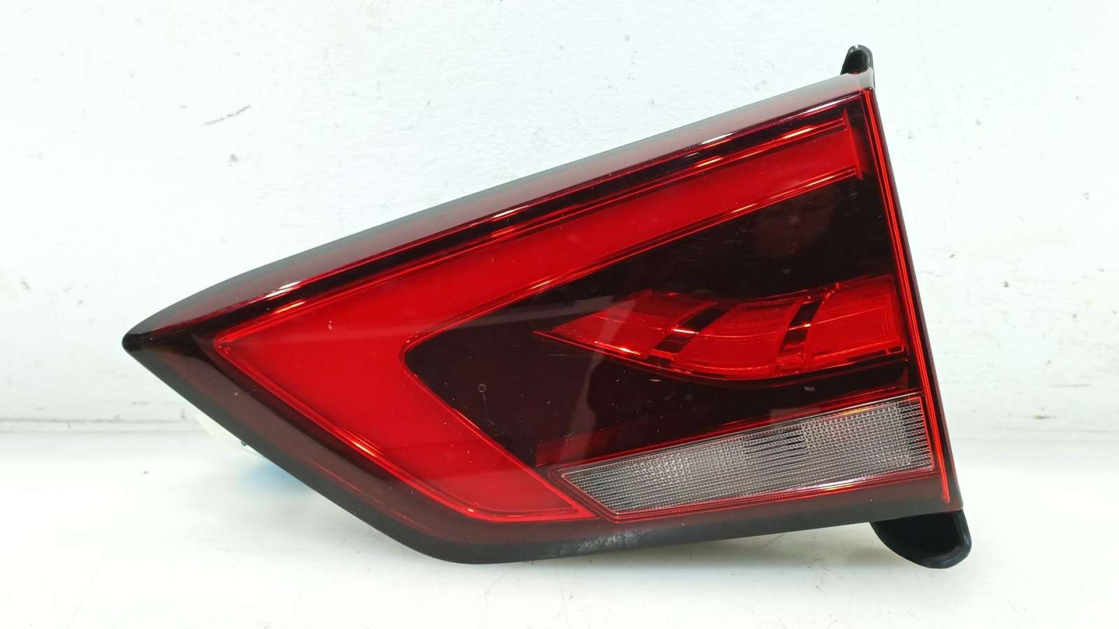 PILOTO TRASERO DERECHO INTERIOR MG ZS SUV (AZS1) 2017- (10571684 1775990)