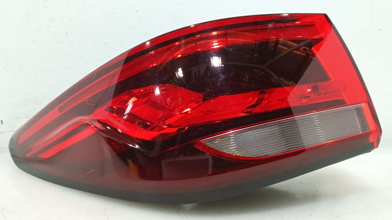 PILOTO TRASERO IZQUIERDO MG ZS SUV (AZS1) 2017- (10571681 1775991)