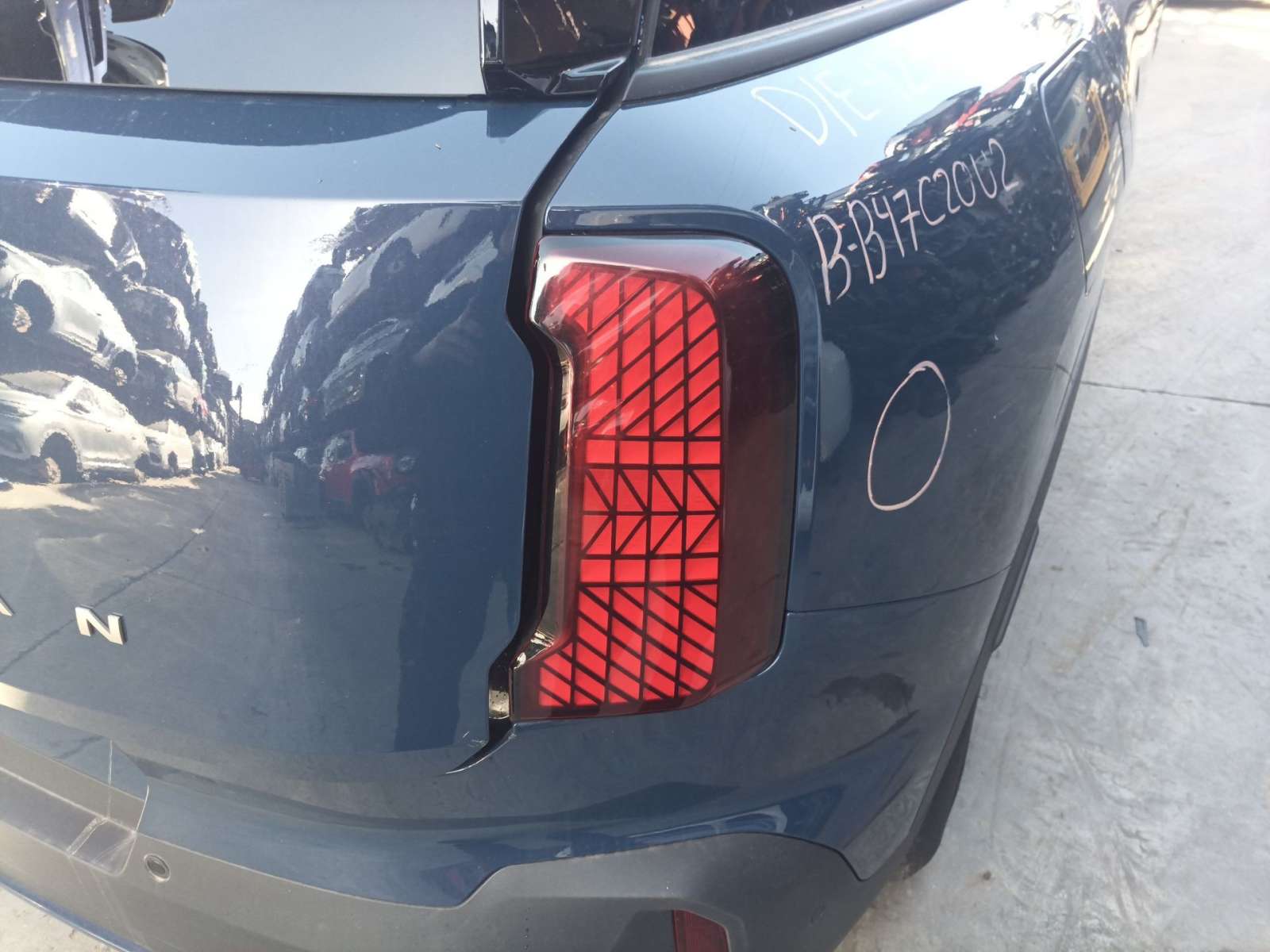 PILOTO TRASERO DERECHO 63215A20508 