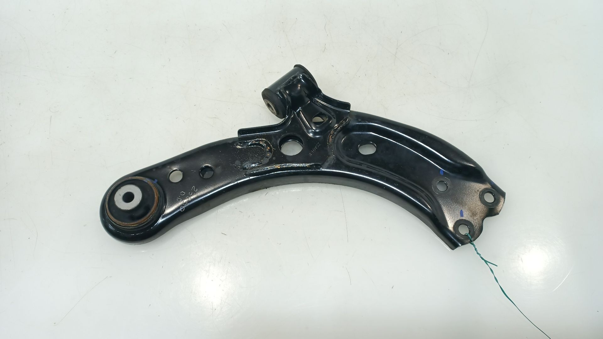 BRAZO SUSPENSION INFERIOR DELANTERO DERECHO MG ZS SUV (AZS1) 2017- (10803552 1776126)