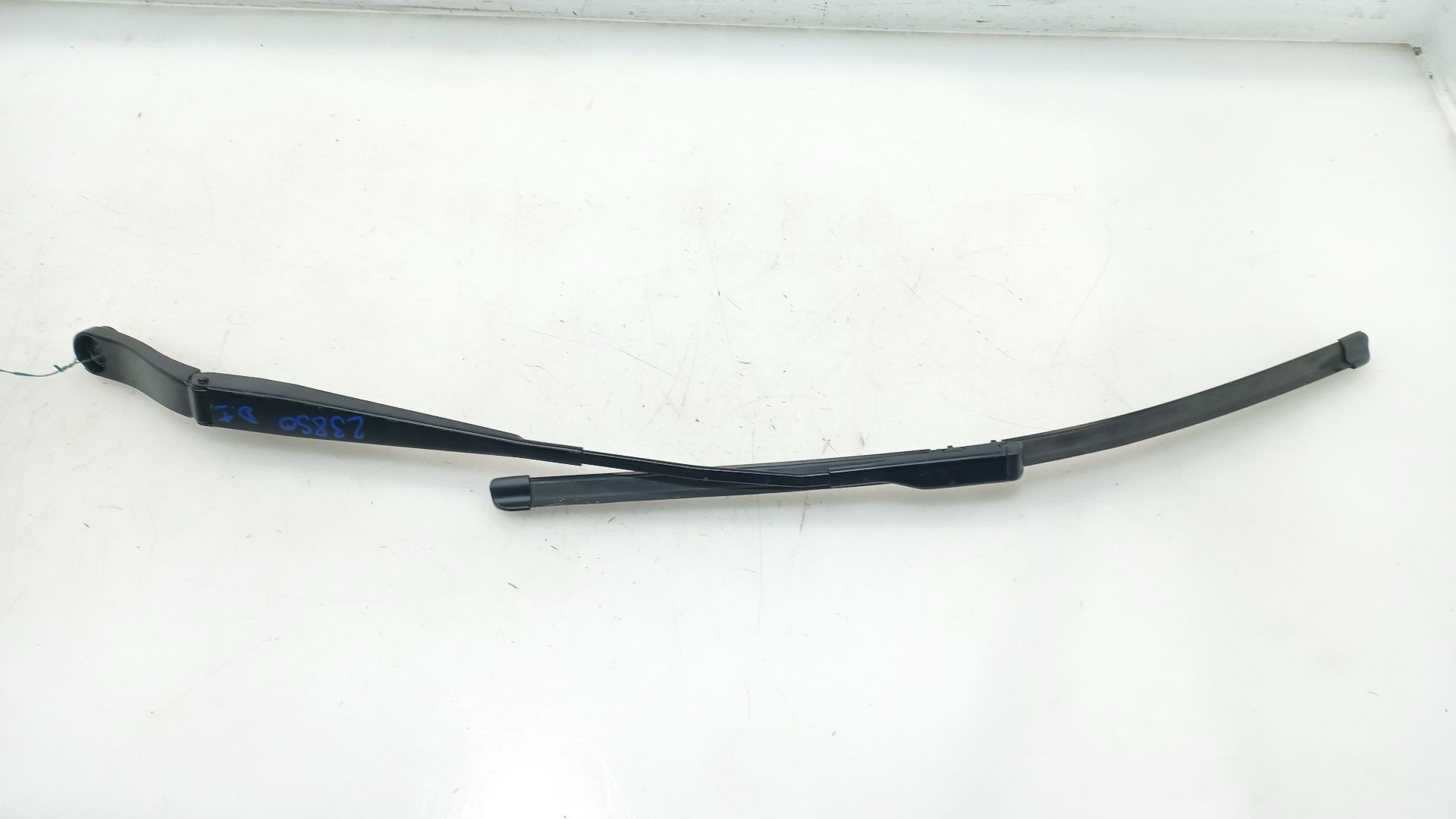 BRAZO LIMPIA DELANTERO IZQUIERDO MG ZS SUV (AZS1) 2017- (10322678 1775881)