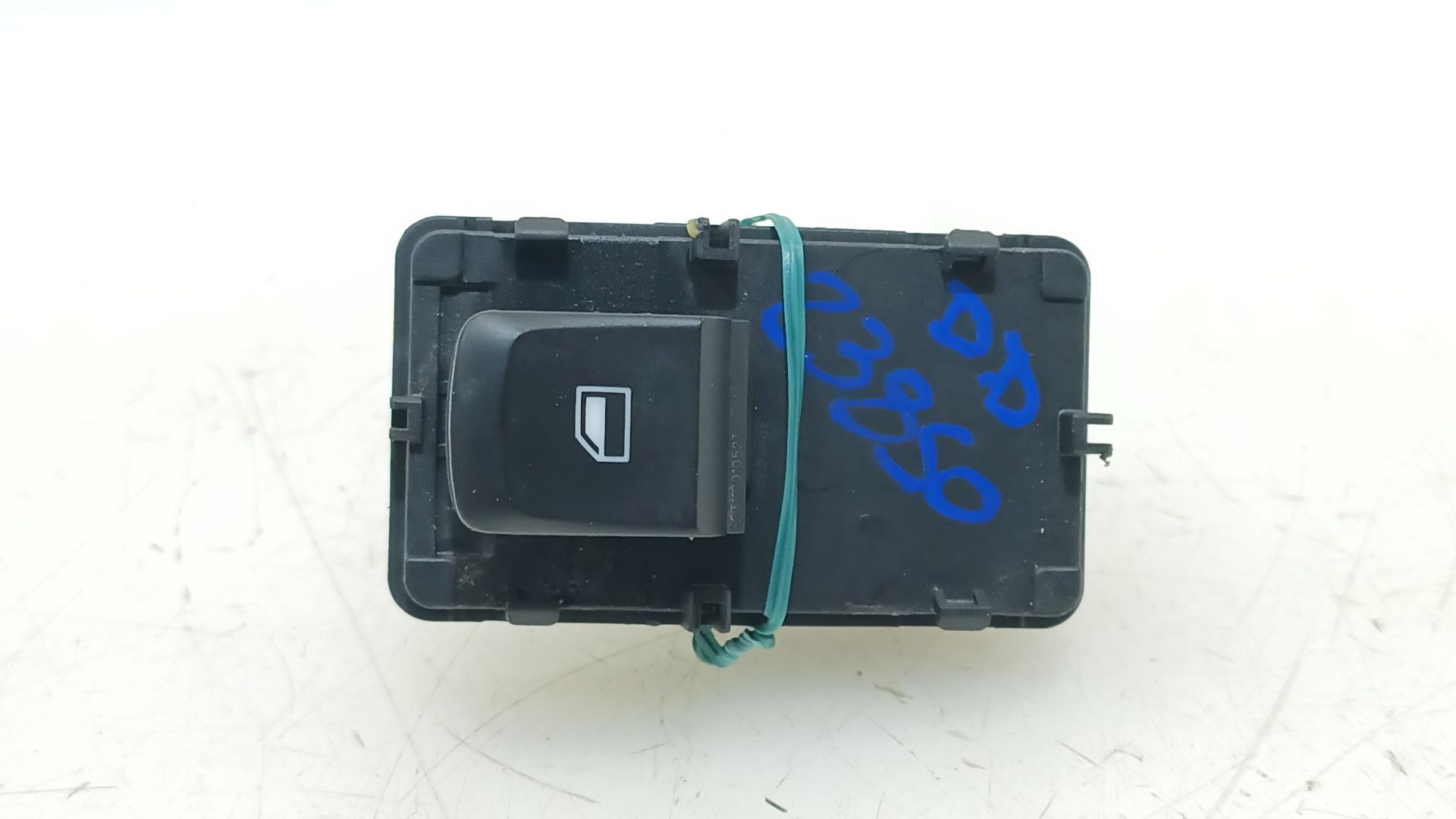 MANDO ELEVALUNAS DELANTERO DERECHO MG ZS SUV (AZS1) 2017- (10470986 1775949)