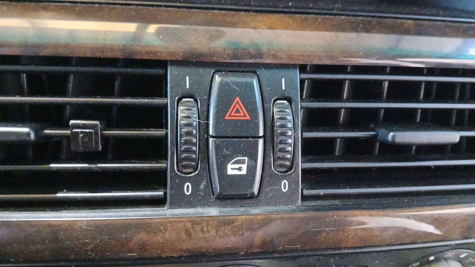 WARNING BMW 5 (E60) 2001-2010 (61316919506 1752811)