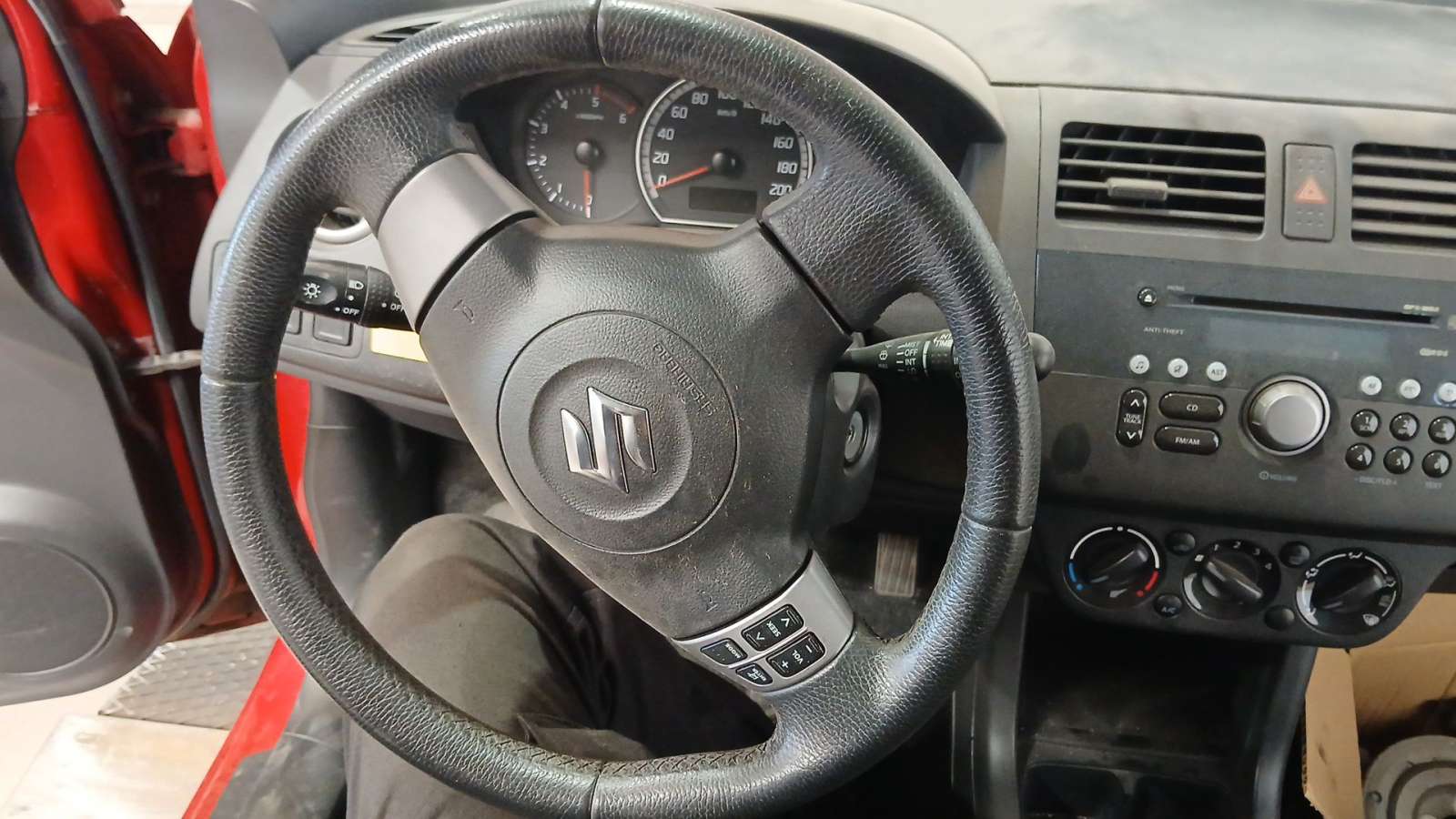 VOLANTE SUZUKI SWIFT III (MZ, EZ) 2005- (4811055L60BWL 1757307)