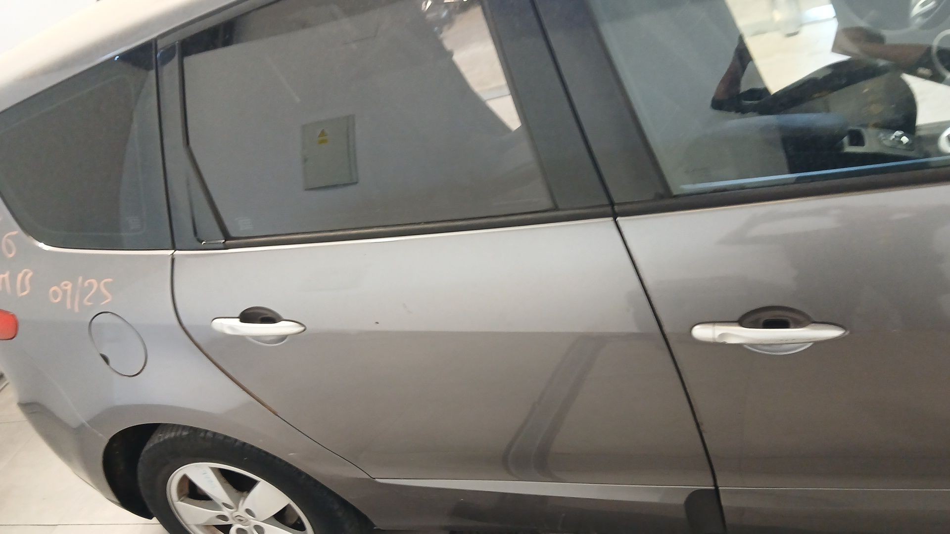 PUERTA TRASERA DERECHA RENAULT GRAND SCÉNIC III (JZ0/1_) 2009- (821001572R 1760755)