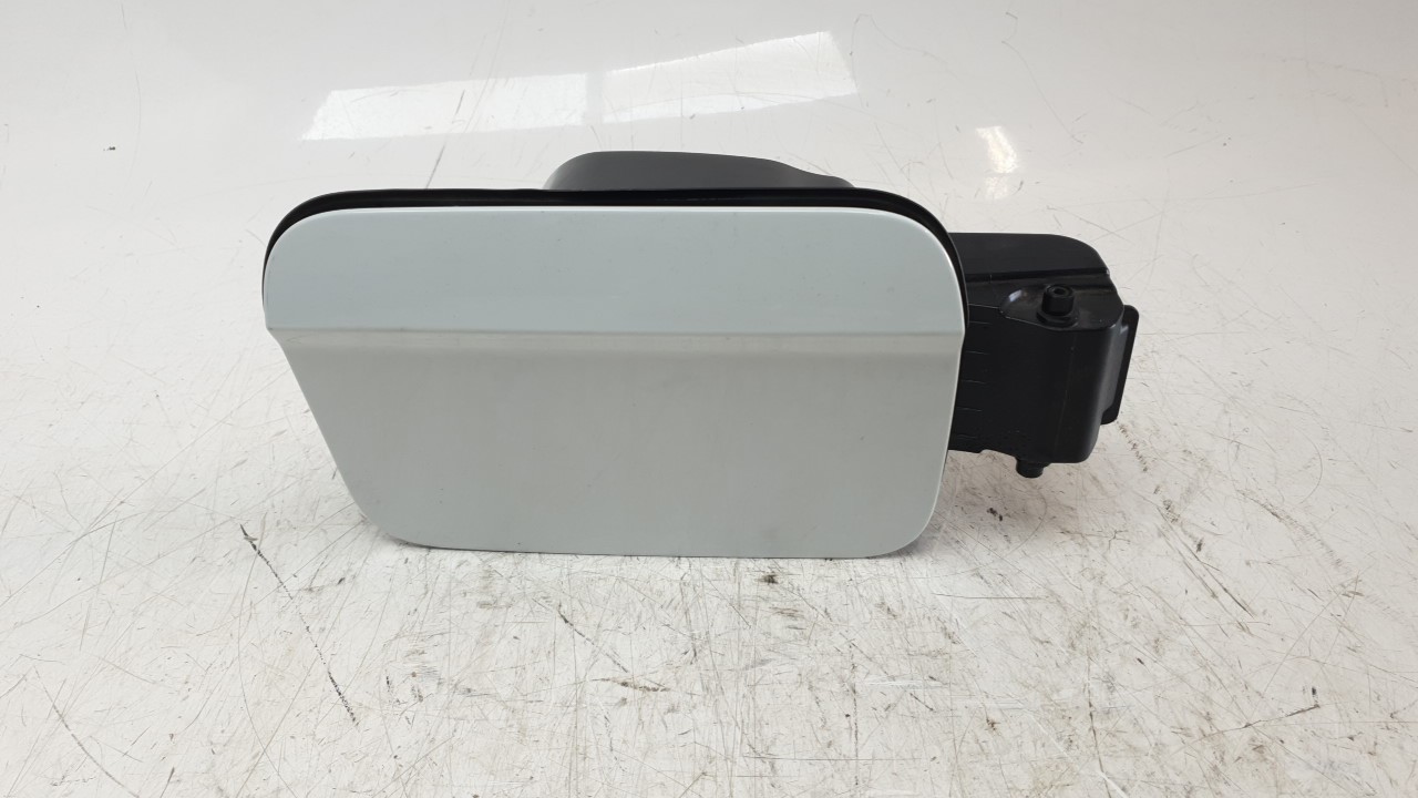 TAPA EXTERIOR COMBUSTIBLE 575809702 