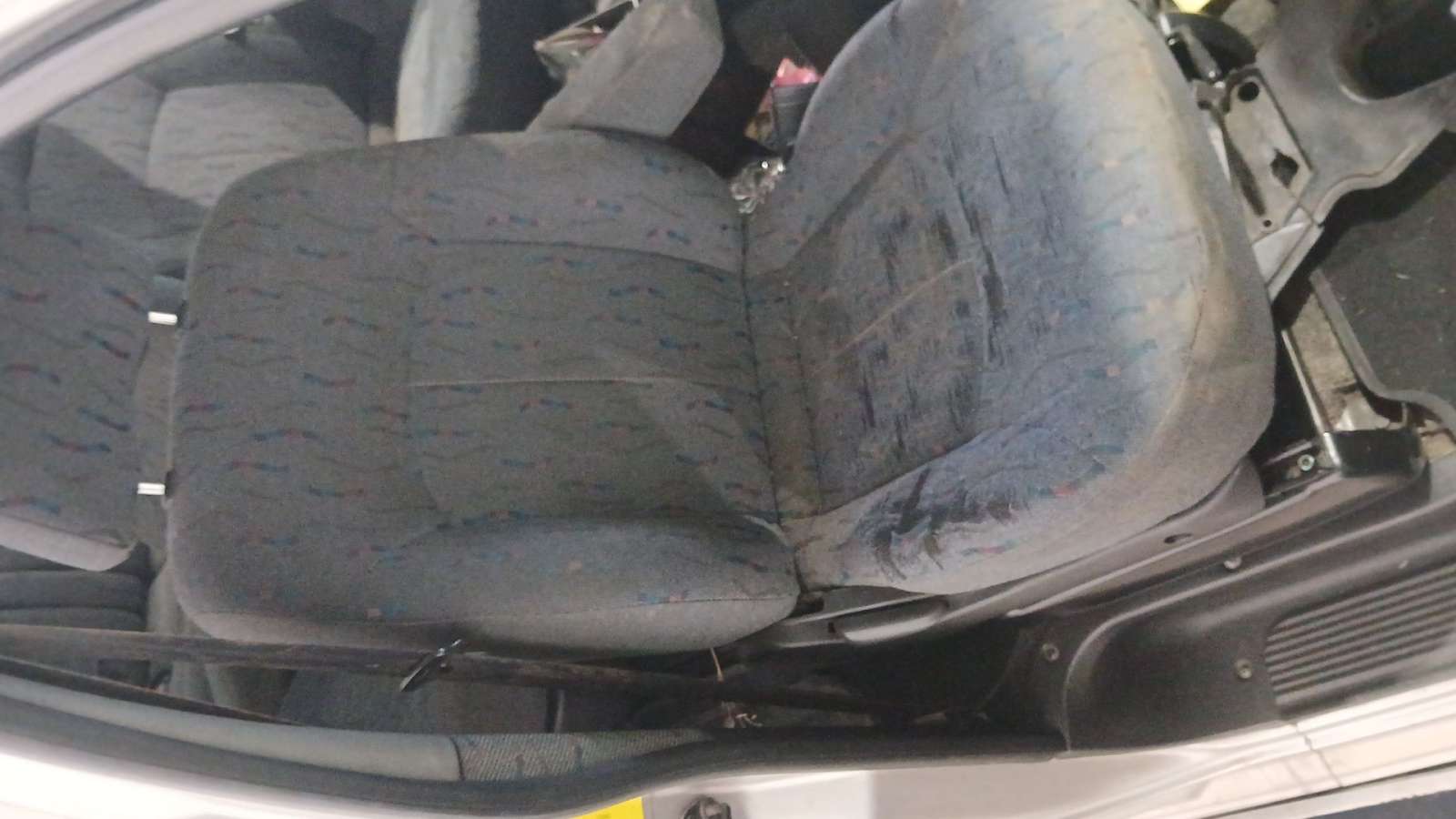 ASIENTO DELANTERO DERECHO 880214A050BUS 880214A050BUS 