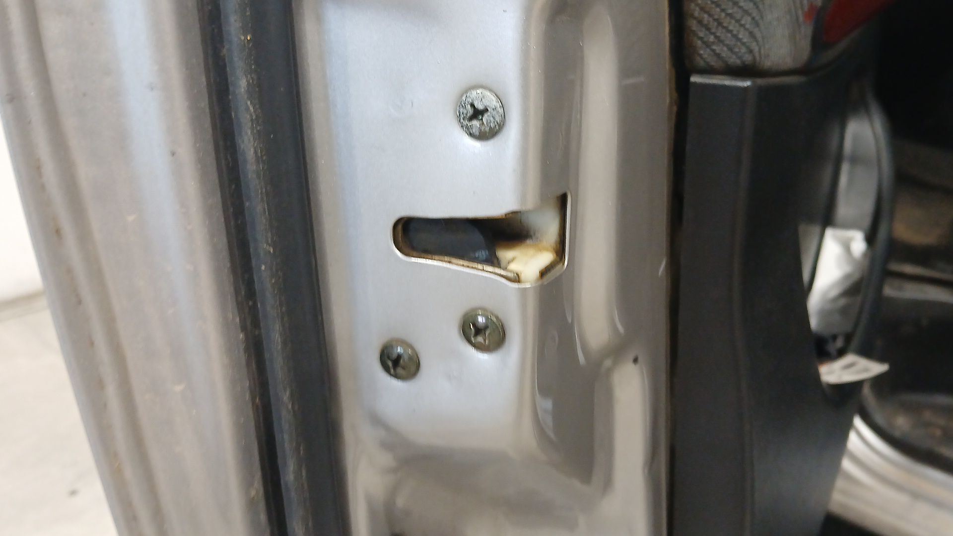 CERRADURA PUERTA DELANTERA IZQUIERDA 813104A000 813104A000 