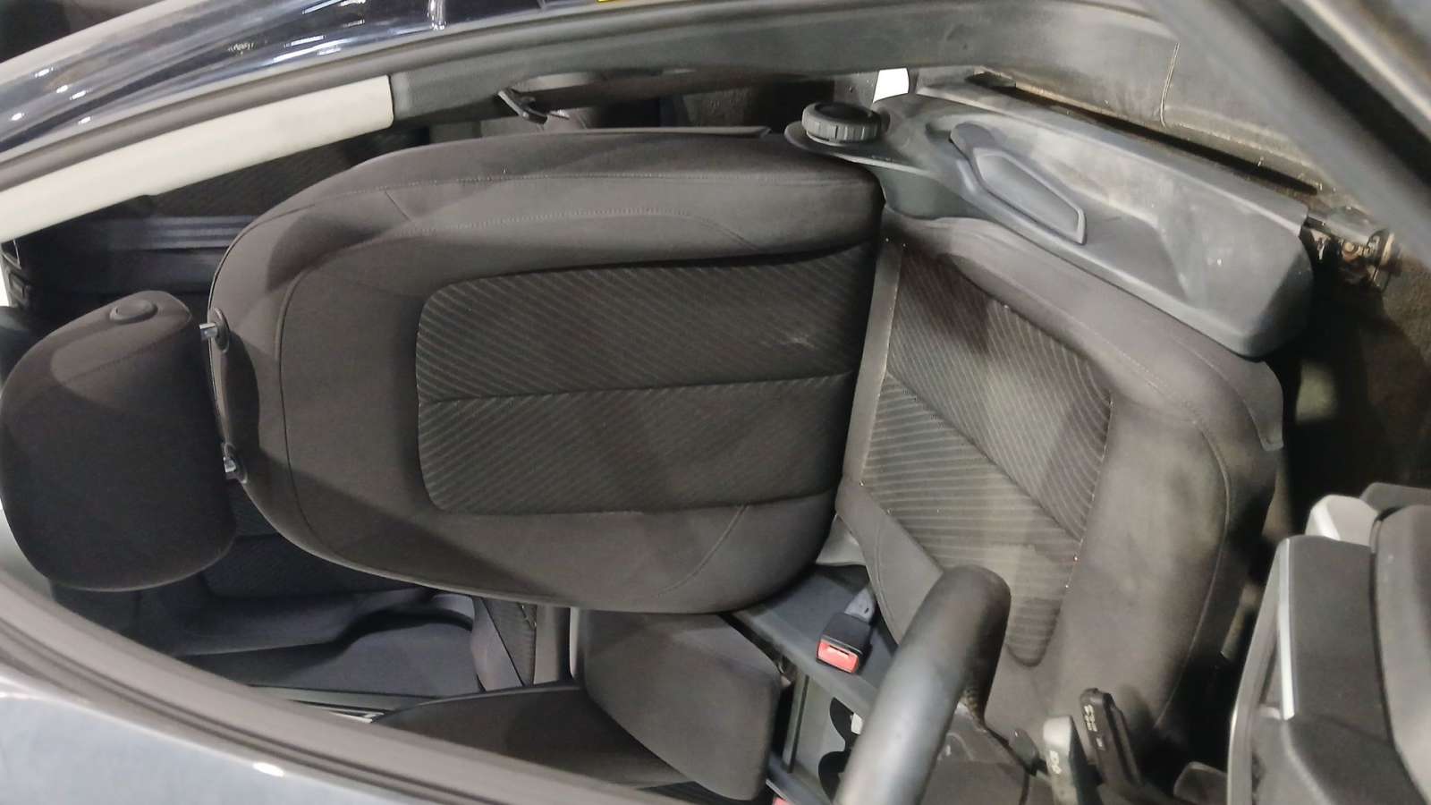 ASIENTO DELANTERO IZQUIERDO 80A881105G 80A881105G 