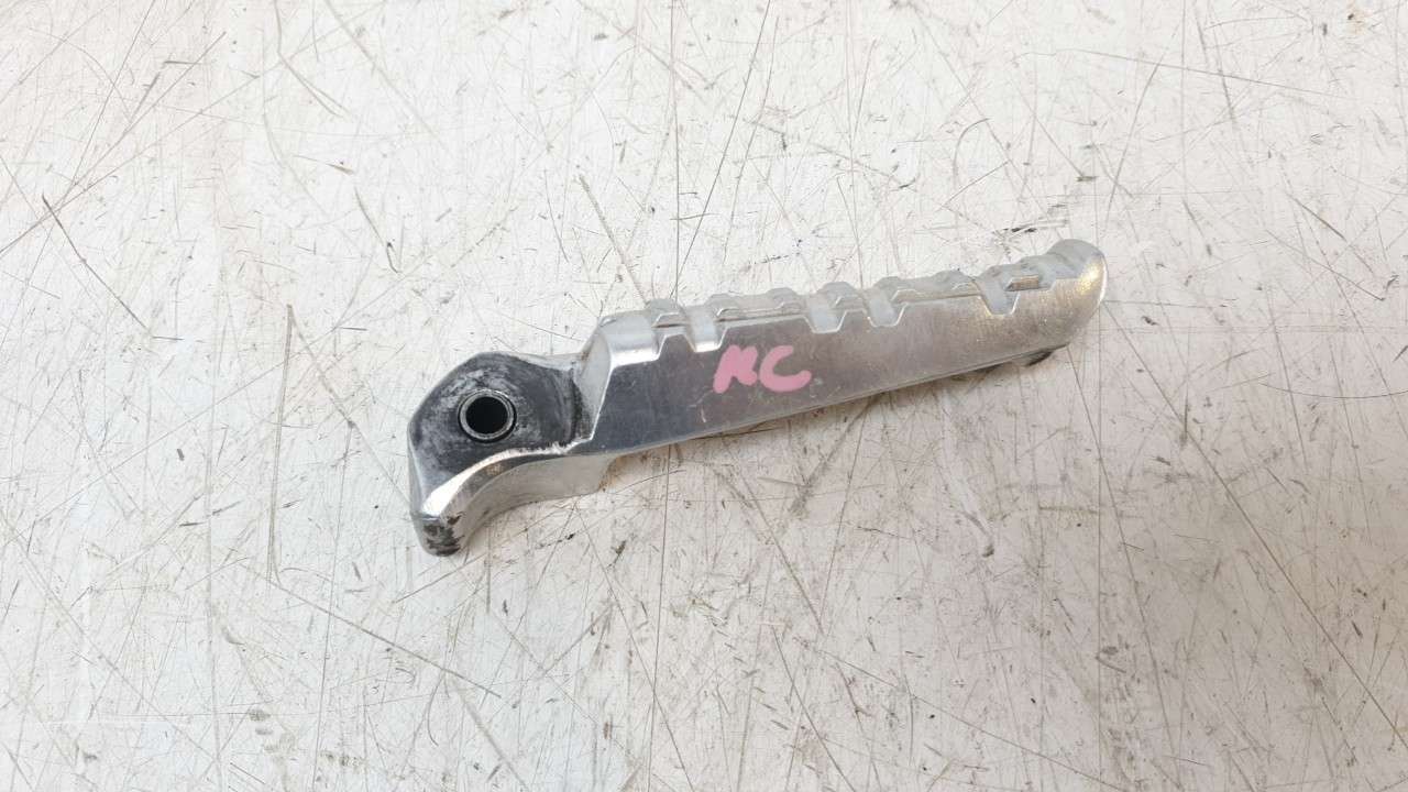 ESTRIBO LATERAL B7M274310000 