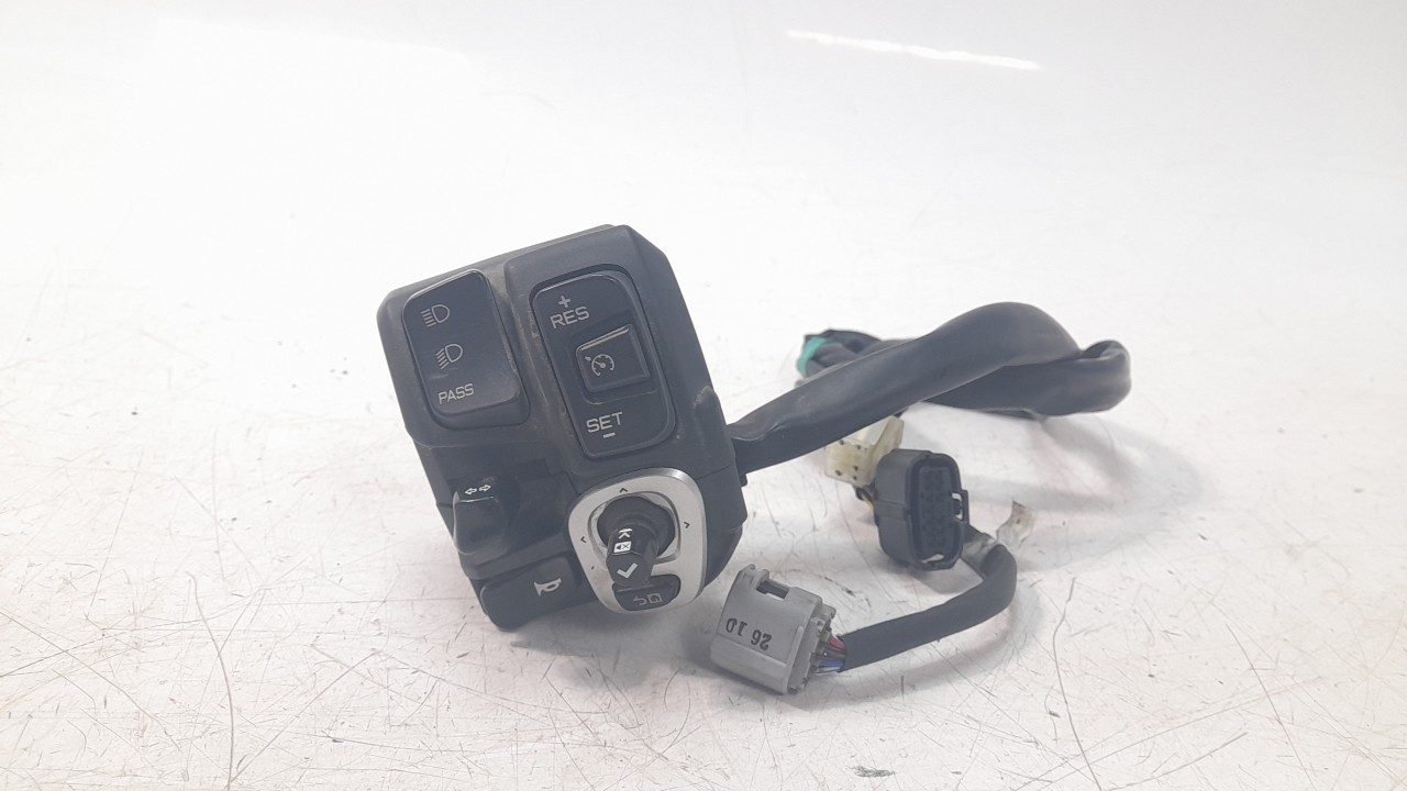 PIÑA LUCES IZQUIERDA BC3839540100 