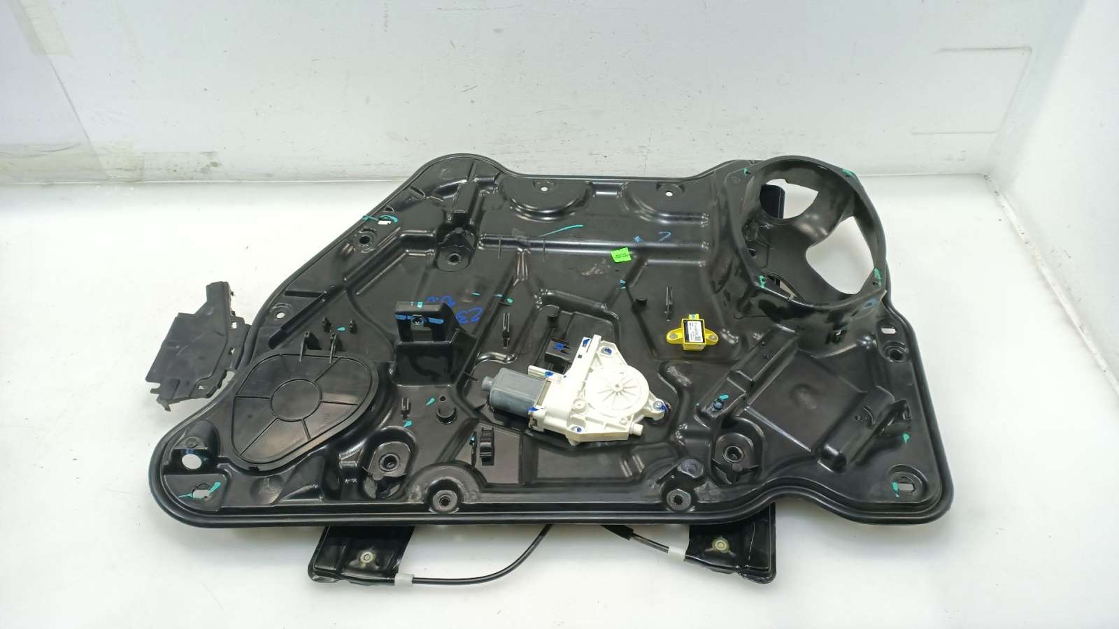 ELEVALUNAS DELANTERO DERECHO K68043734AA K68043734AA 