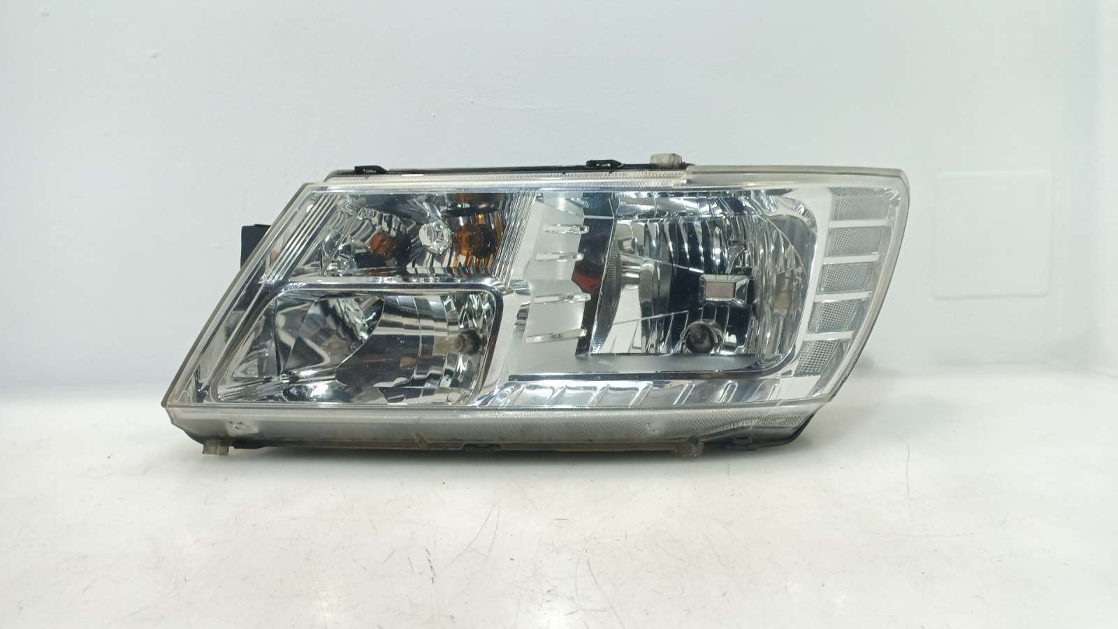 FARO IZQUIERDO K05067789AC 05067789AC 