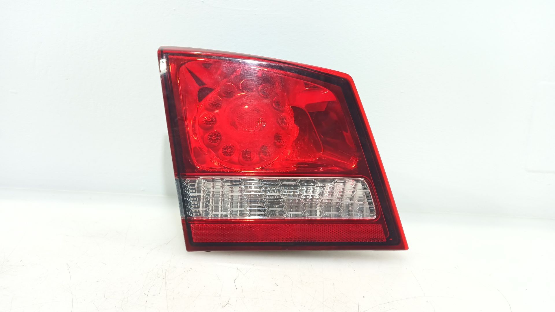 PILOTO TRASERO IZQUIERDO INTERIOR K68078517AD 68078517AD 