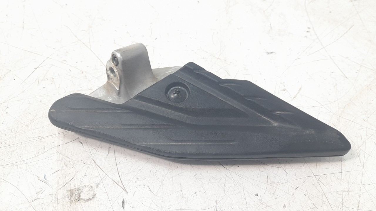 ESTRIBERA IZQUIERDA 50740K1ZJ10 