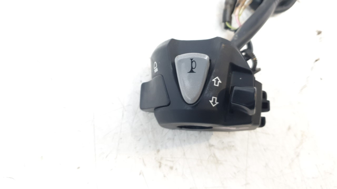 PIÑA LUCES IZQUIERDA 35200K1YD12 