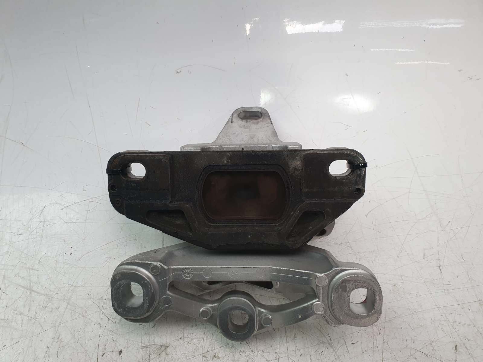 SOPORTE MOTOR IZQUIERDO BDNF39040B 