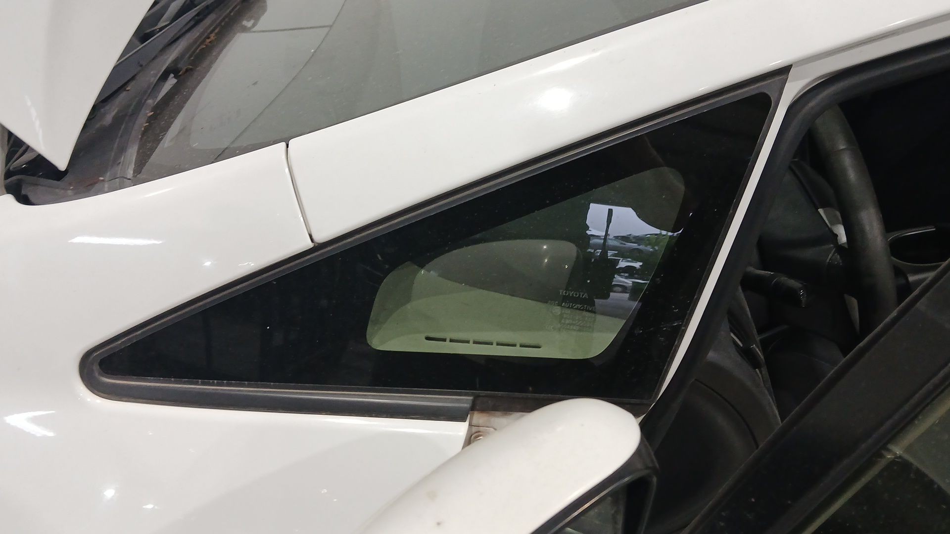 LUNA CUSTODIA DELANTERA IZQUIERDA TOYOTA PRIUS (_W3_) 2008- (6212047021 1769692)