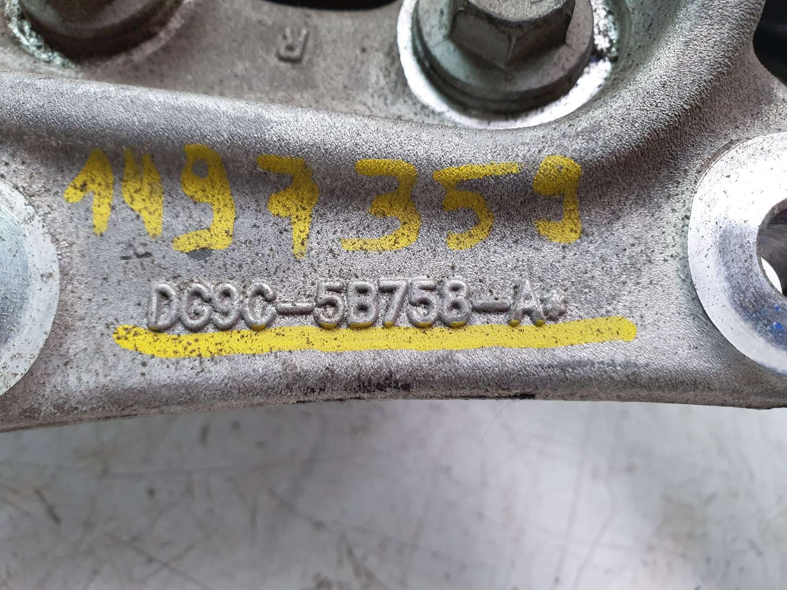 MANGUETA TRASERA DERECHA DG9C5B758A 