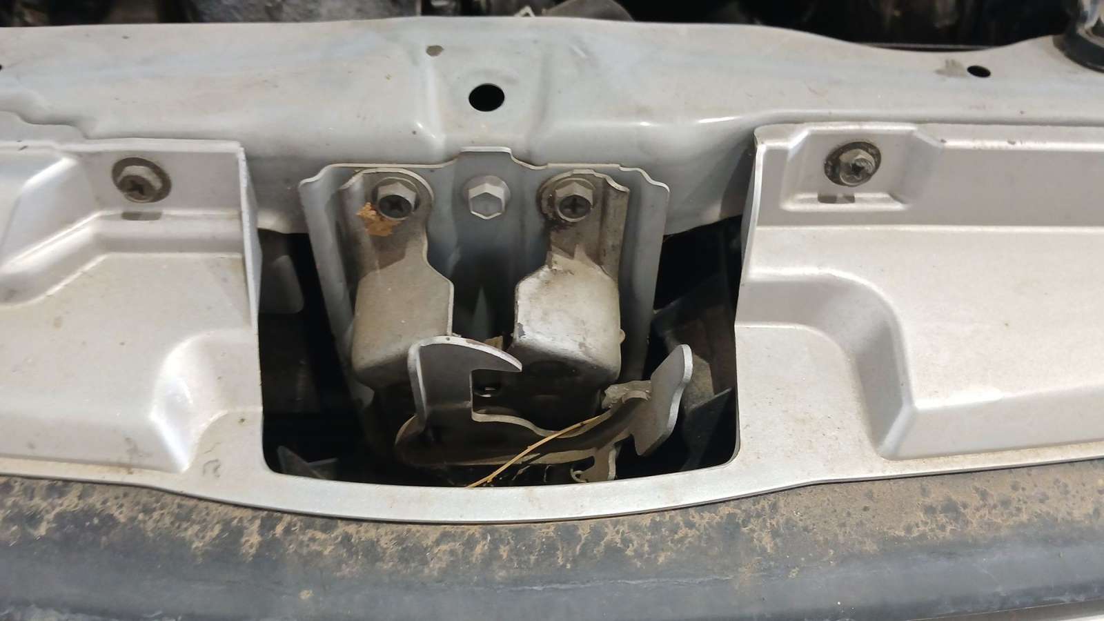 CERRADURA CAPOT SUZUKI LIANA Hatchback 2001- (8211054G00000 1771474)