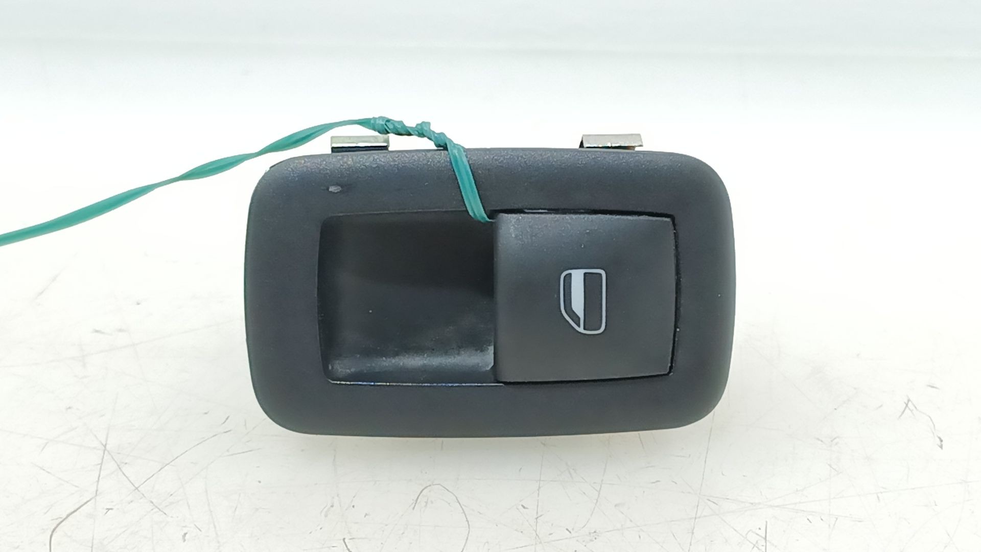 MANDO ELEVALUNAS TRASERO DERECHO K56046832AB 56046832AB 