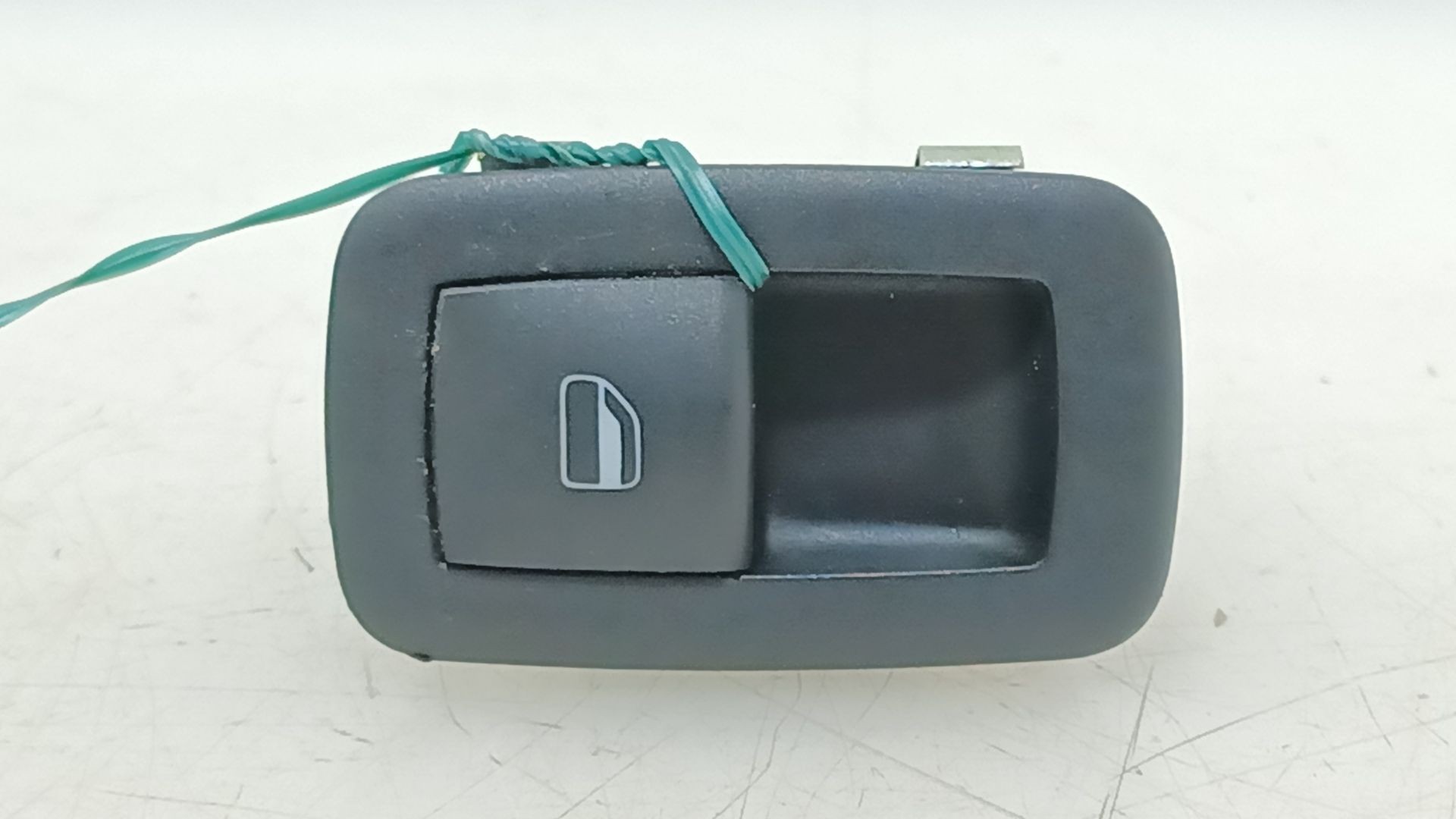 MANDO ELEVALUNAS TRASERO IZQUIERDO K56046832AB 56046832AB 